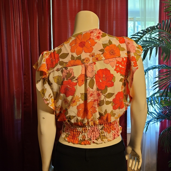 Monteau Los Angeles Floral Cropped Top Size Medium - Picture 2 of 4